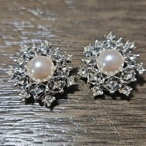 Vintage Sarah Coventry "Ultima" (1969) Clip On Earrings